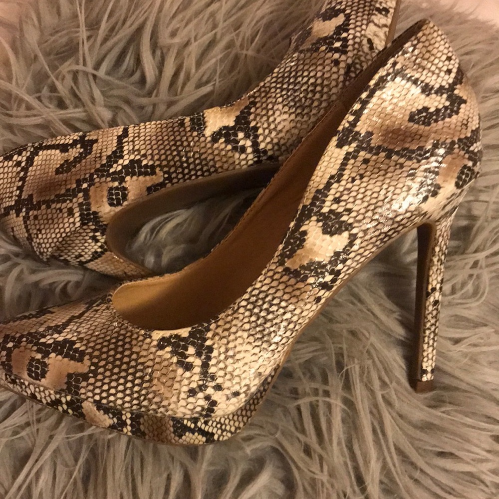 PLATFORM HEELS SNAKE SKIN